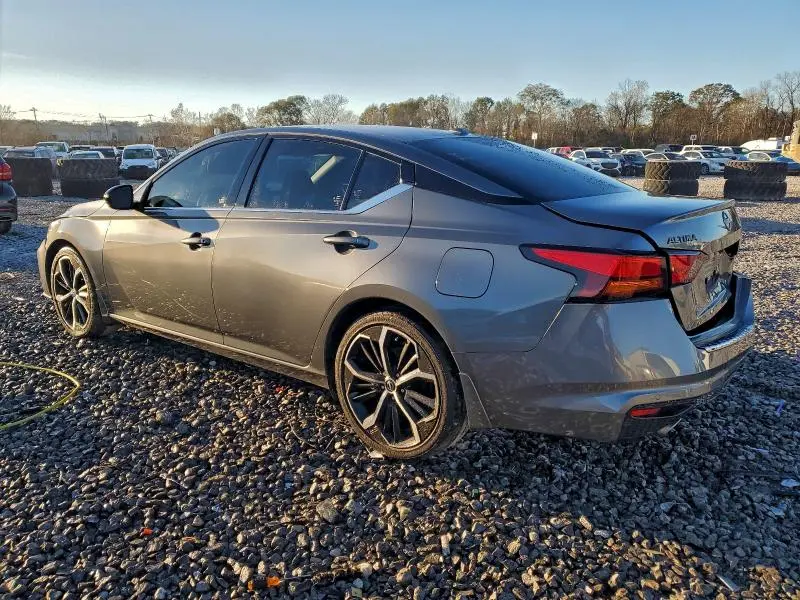 2023 NISSAN ALTIMA SR  