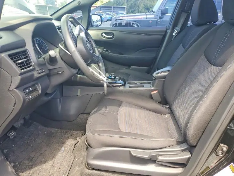 2018 NISSAN LEAF SV  