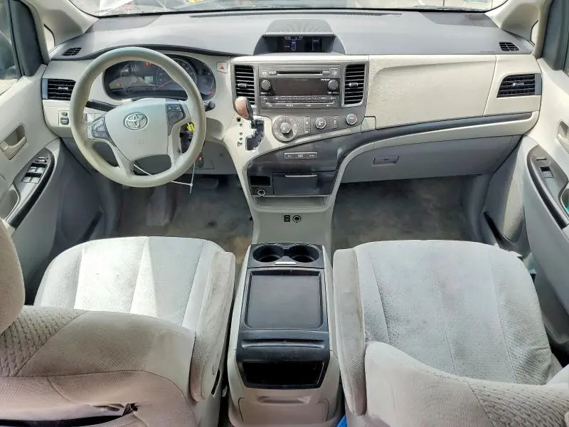 2011 TOYOTA SIENNA LE  
