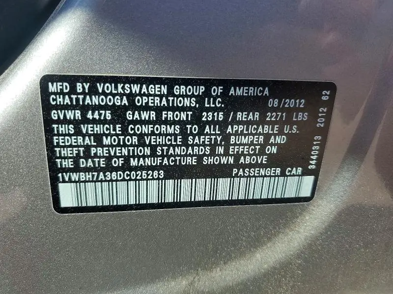 2013 VOLKSWAGEN PASSAT SE  
