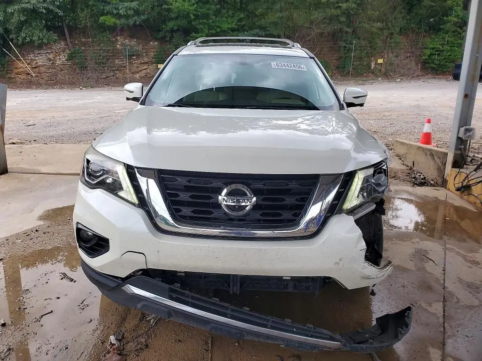 2017 NISSAN PATHFINDER SL  