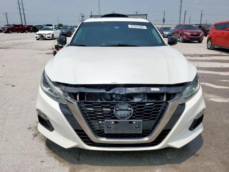 2019 NISSAN ALTIMA SR  