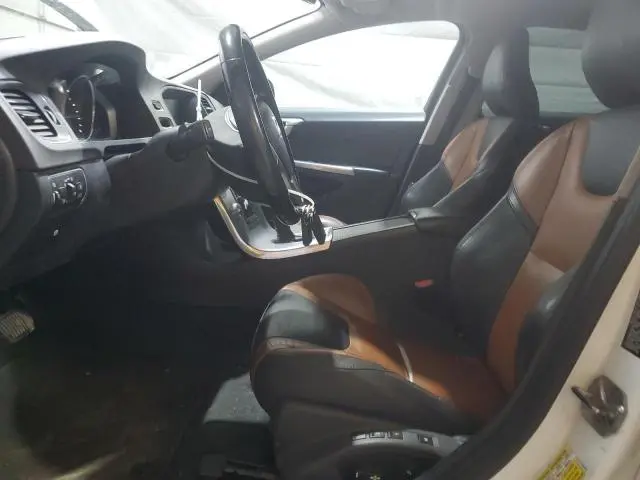 2017 VOLVO V60 CROSS COUNTRY PREMIER  