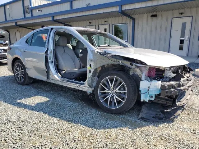 2021 TOYOTA CAMRY XLE  