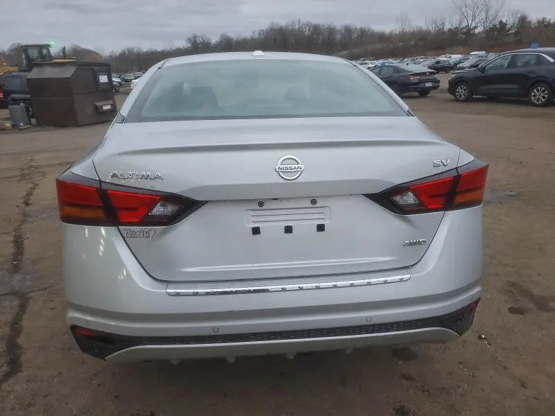 2022 NISSAN ALTIMA SV  