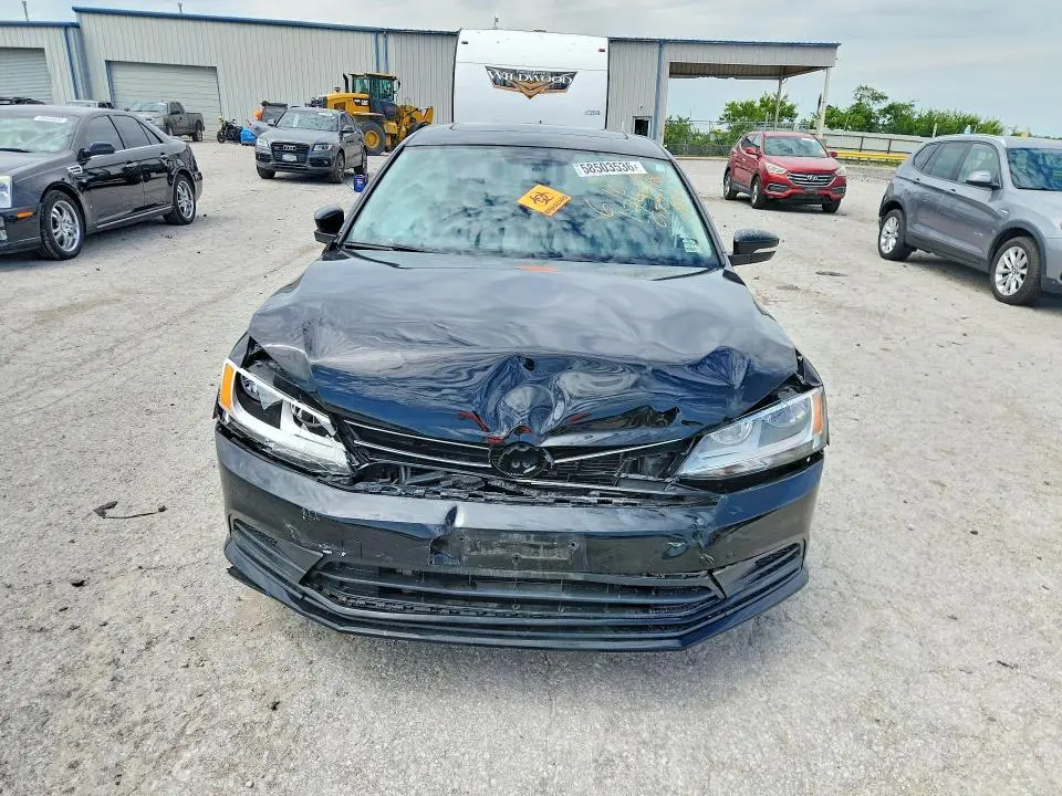 2016 VOLKSWAGEN JETTA SE  
