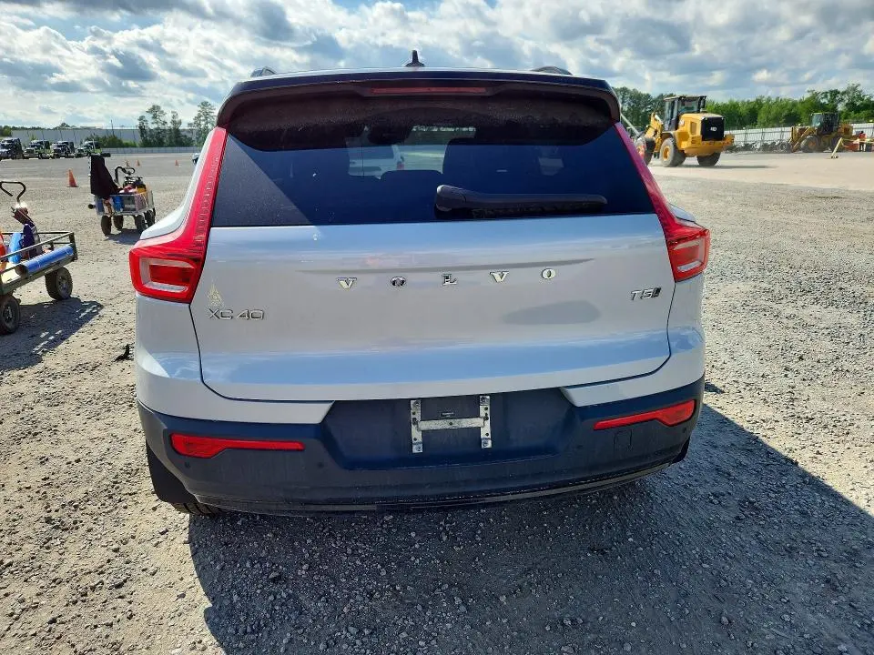 2021 VOLVO XC40 T5 R-DESIGN  