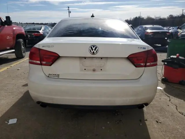 2013 VOLKSWAGEN PASSAT SE  