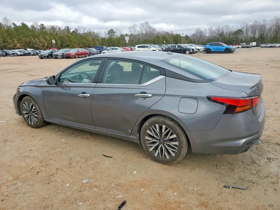 2024 NISSAN ALTIMA SV  