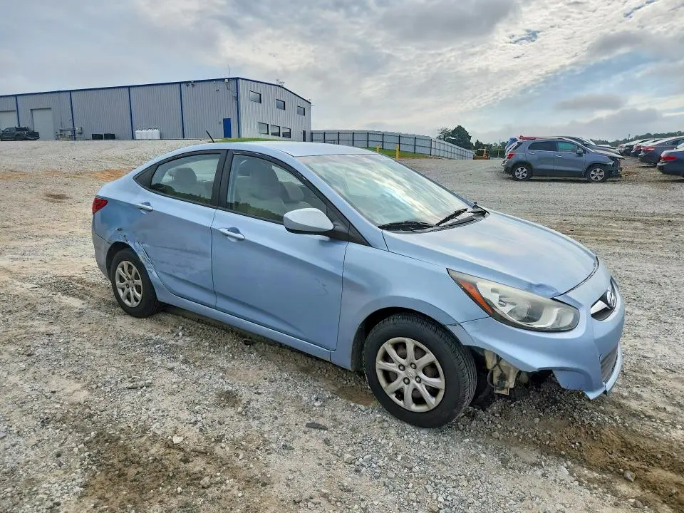 2013 HYUNDAI ACCENT GLS  