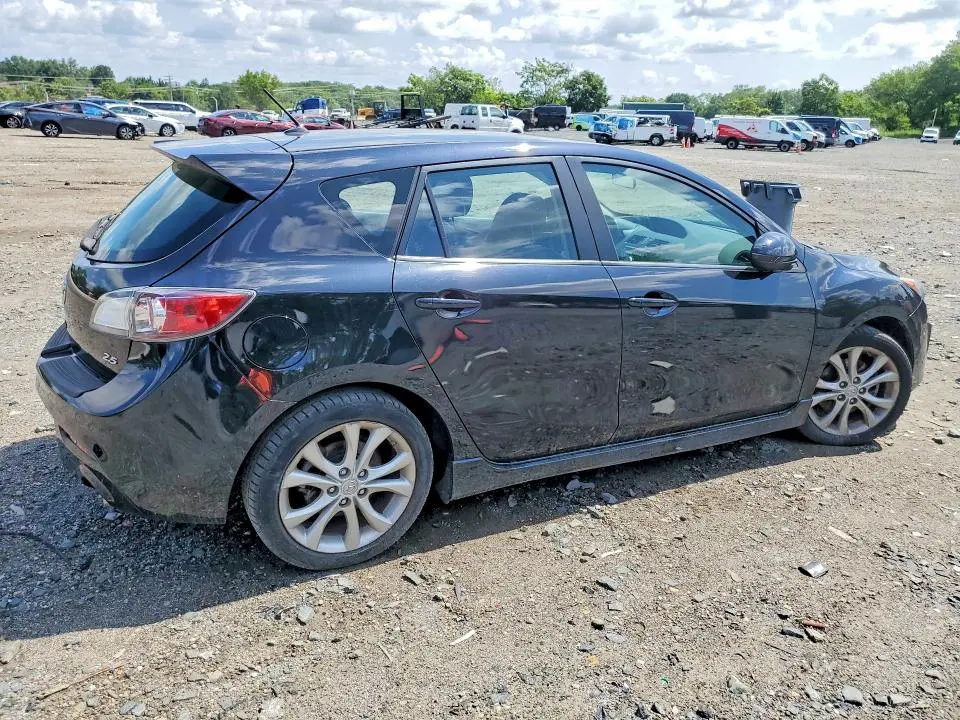 2011 MAZDA 3 S  