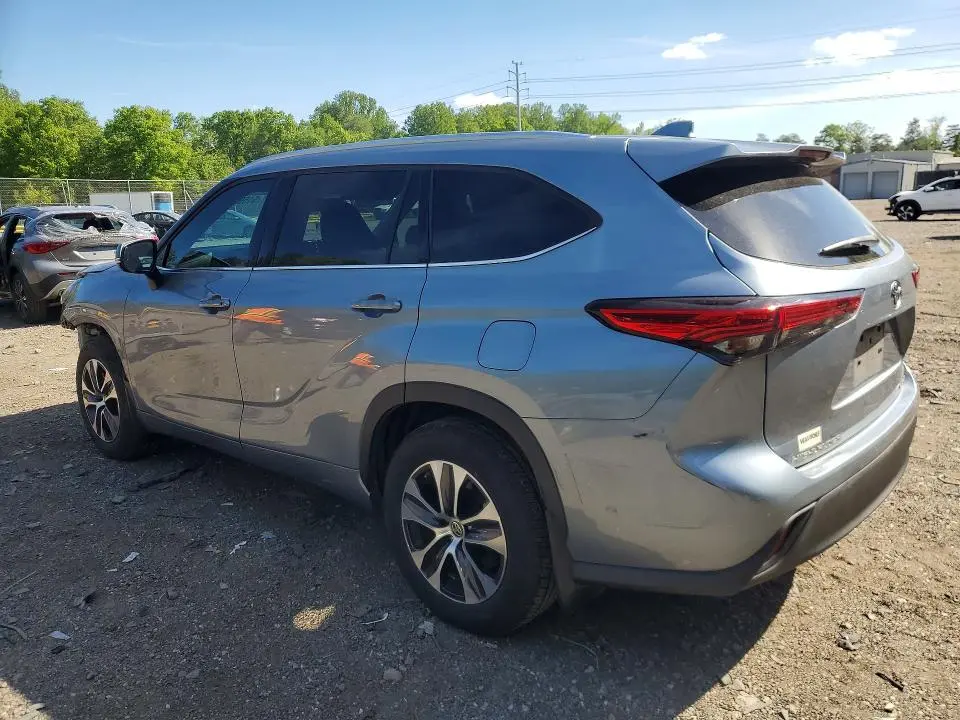 2021 TOYOTA HIGHLANDER XLE  
