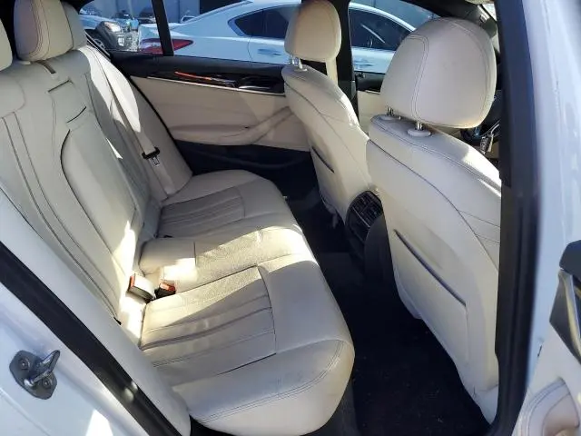 2019 BMW 530E   