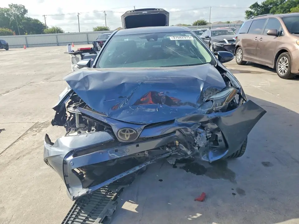 2017 TOYOTA COROLLA SE  
