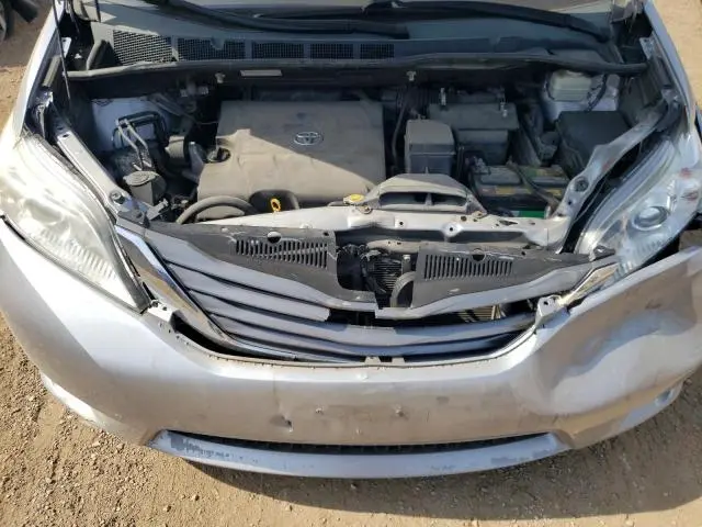 2011 TOYOTA SIENNA XLE