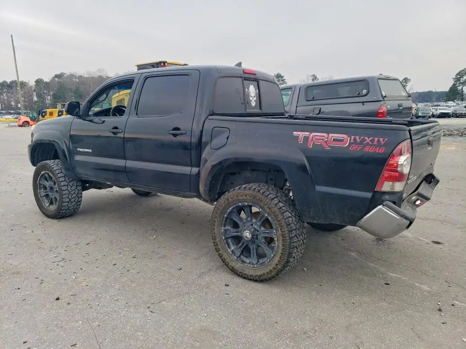 2015 TOYOTA TACOMA V6  