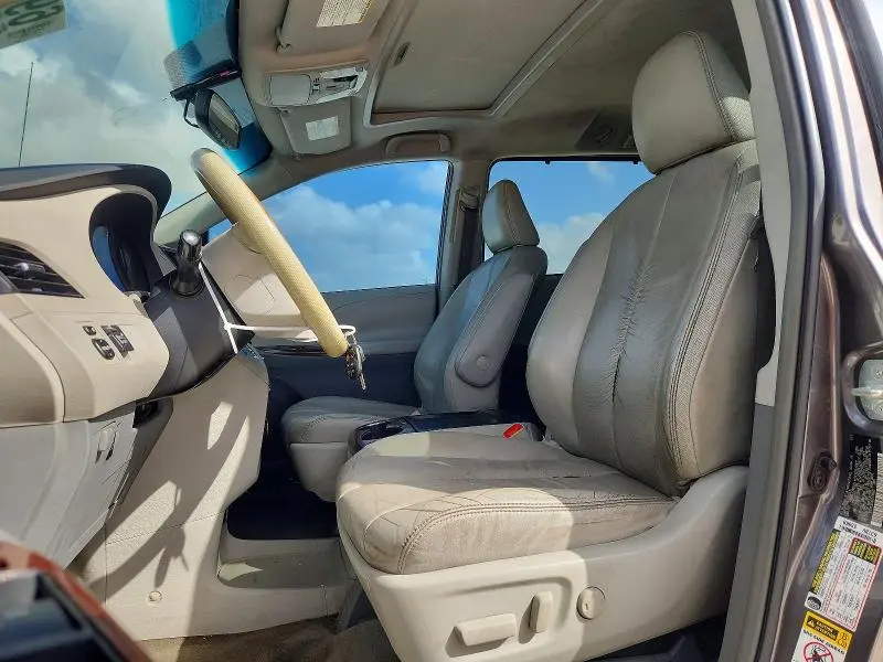 2011 TOYOTA SIENNA XLE 8-PASSENGER  
