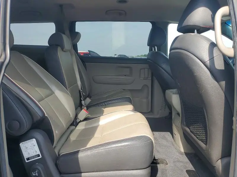 2016 KIA SEDONA LX  