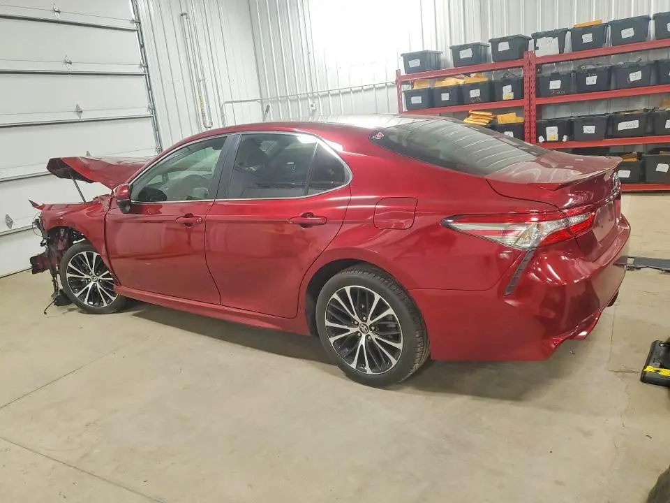 2018 TOYOTA CAMRY SE  