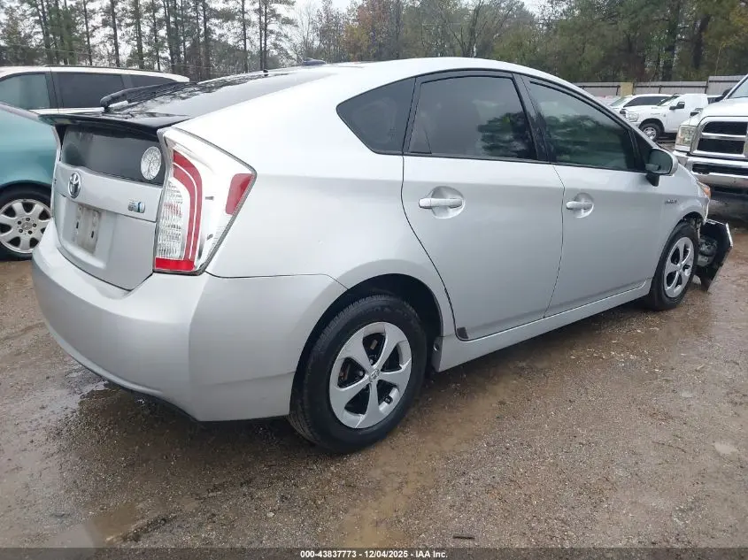 2015 TOYOTA PRIUS THREE