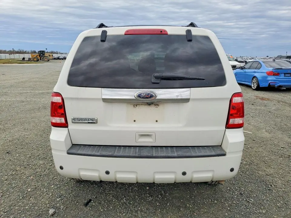 2011 FORD ESCAPE LIMITED  