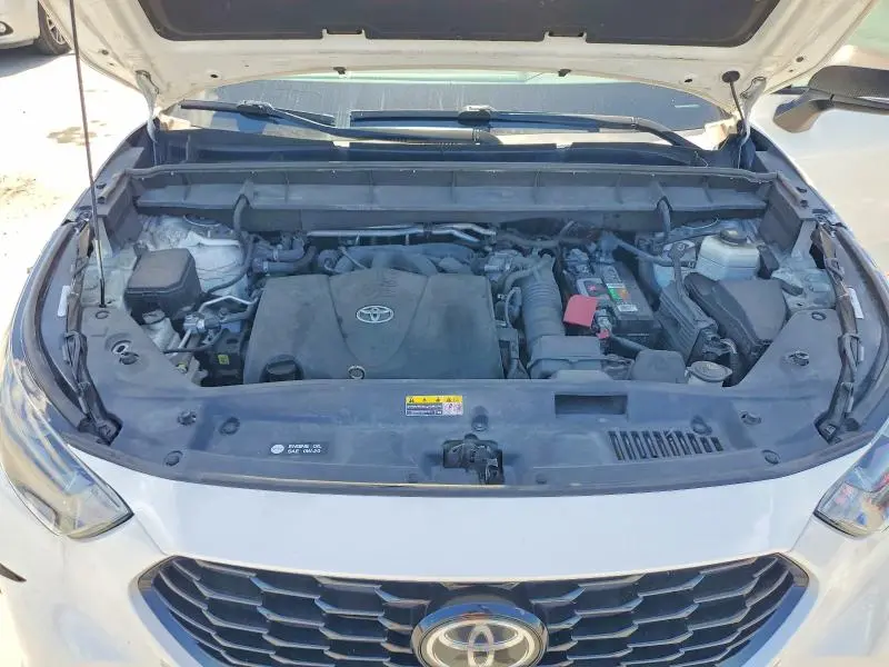 2021 TOYOTA HIGHLANDER XSE  