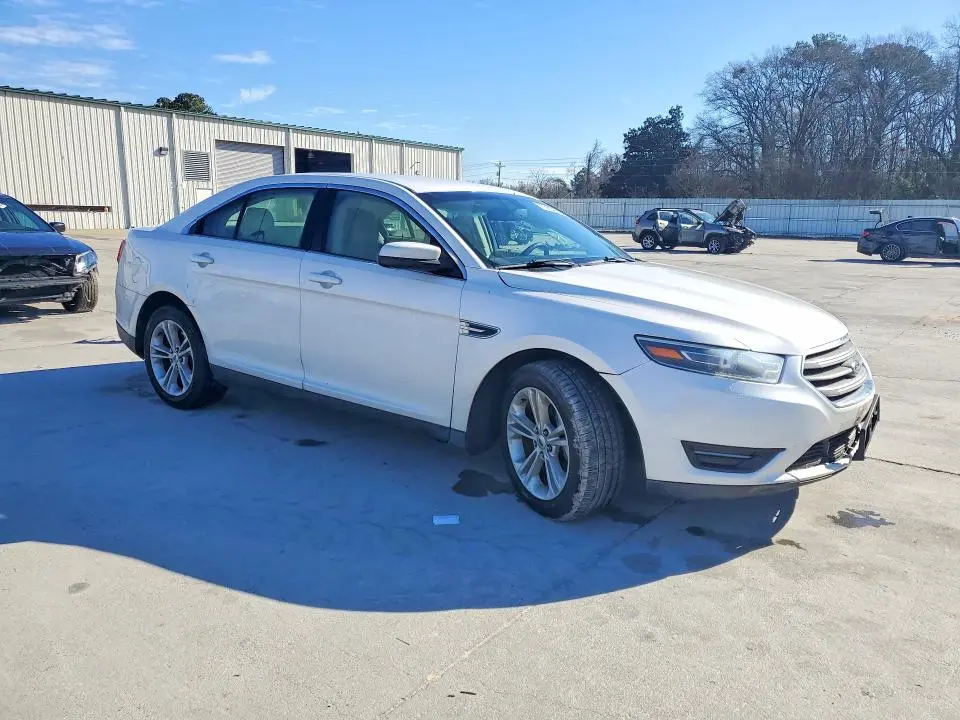 2018 FORD TAURUS SEL  