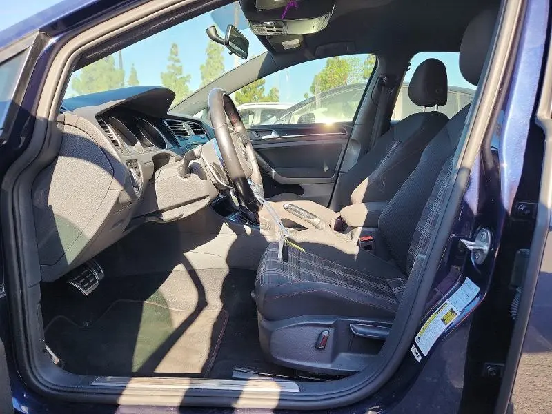 2017 VOLKSWAGEN GTI S/SE  