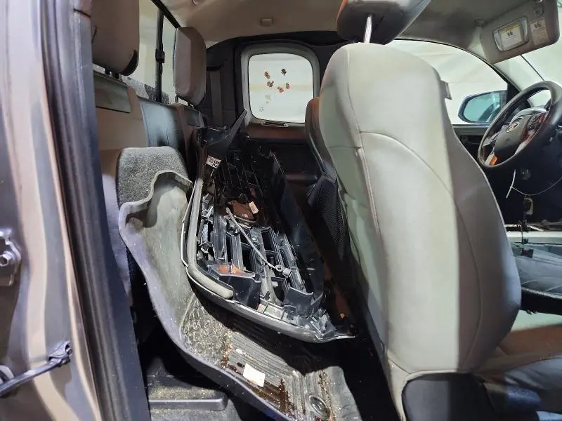 2019 TOYOTA TACOMA SR5  