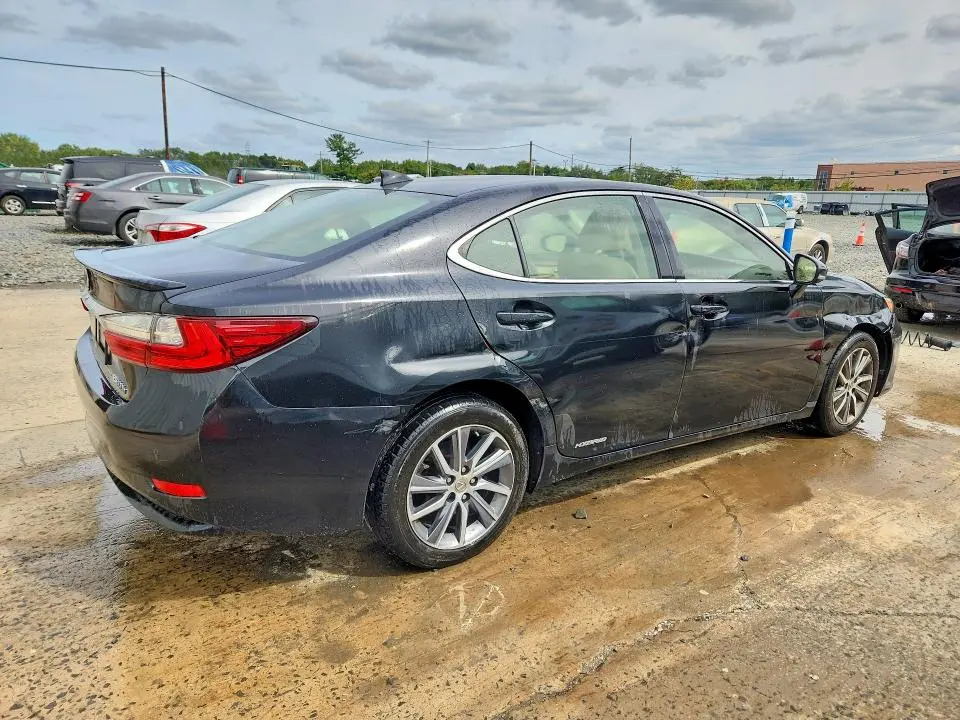2017 LEXUS ES 300H  