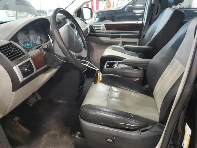2010 CHRYSLER TOWN & COUNTRY TOURING PLUS  