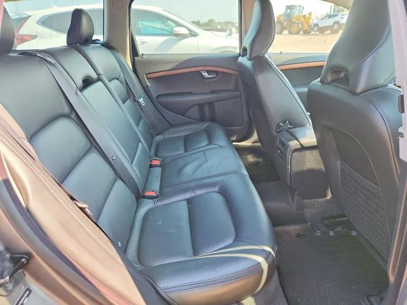 2010 VOLVO XC70 3.2  