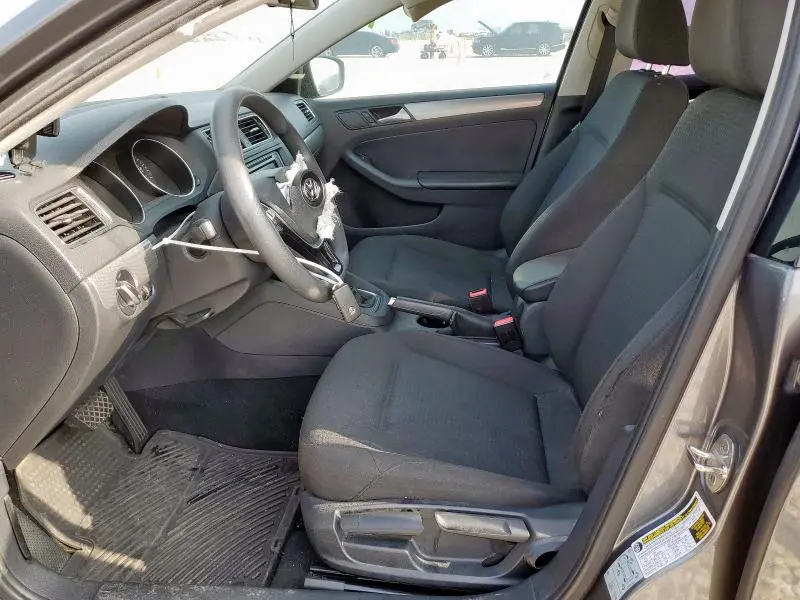 2016 VOLKSWAGEN JETTA SE  