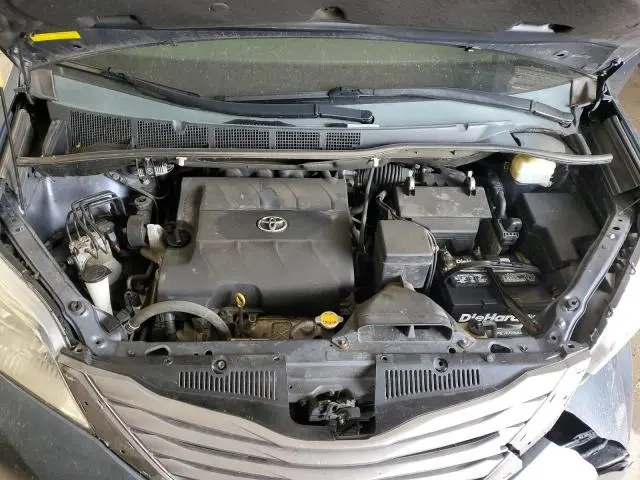 2015 TOYOTA SIENNA XLE  