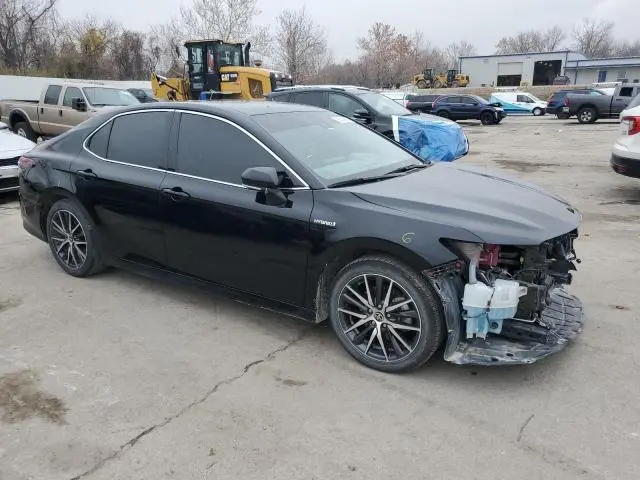 2021 TOYOTA CAMRY XLE  