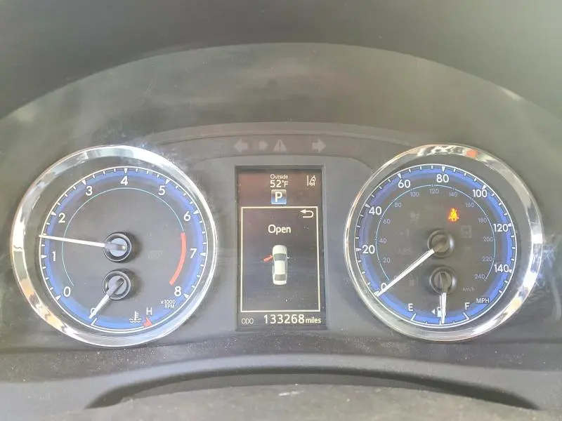 2017 TOYOTA COROLLA SE  