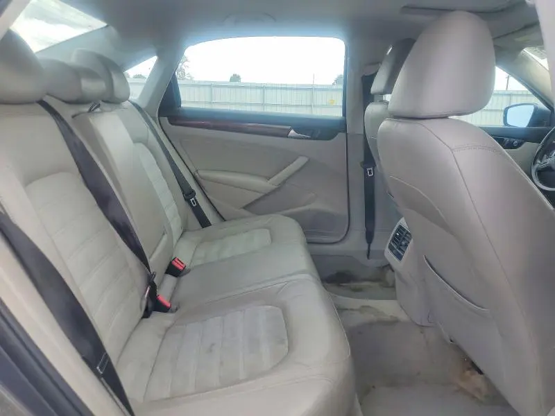 2013 VOLKSWAGEN PASSAT SEL  