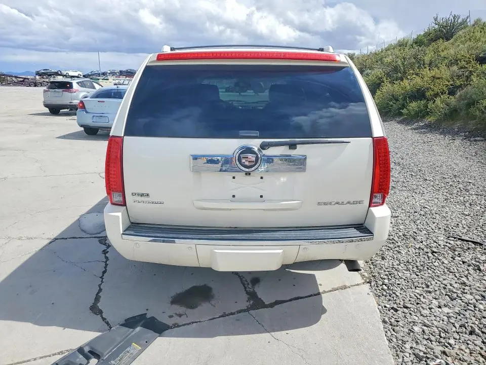 2011 CADILLAC ESCALADE ESV PLATINUM  