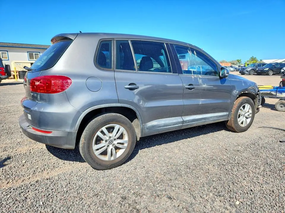 2012 VOLKSWAGEN TIGUAN S  