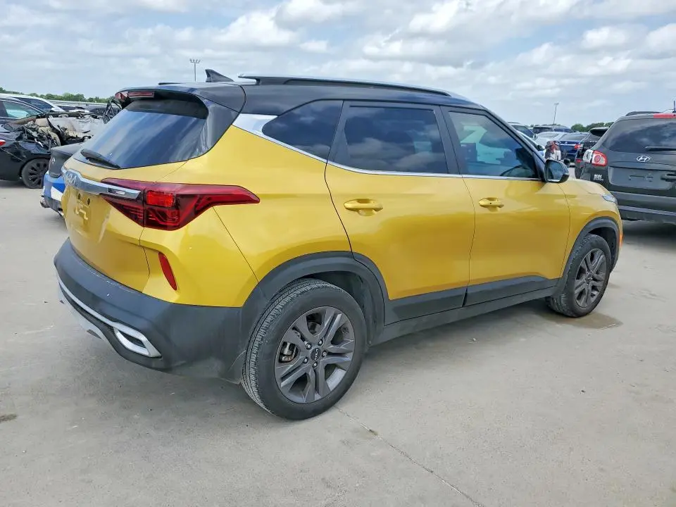 2023 KIA SELTOS S  