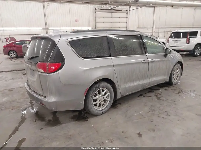 2020 CHRYSLER VOYAGER LXI