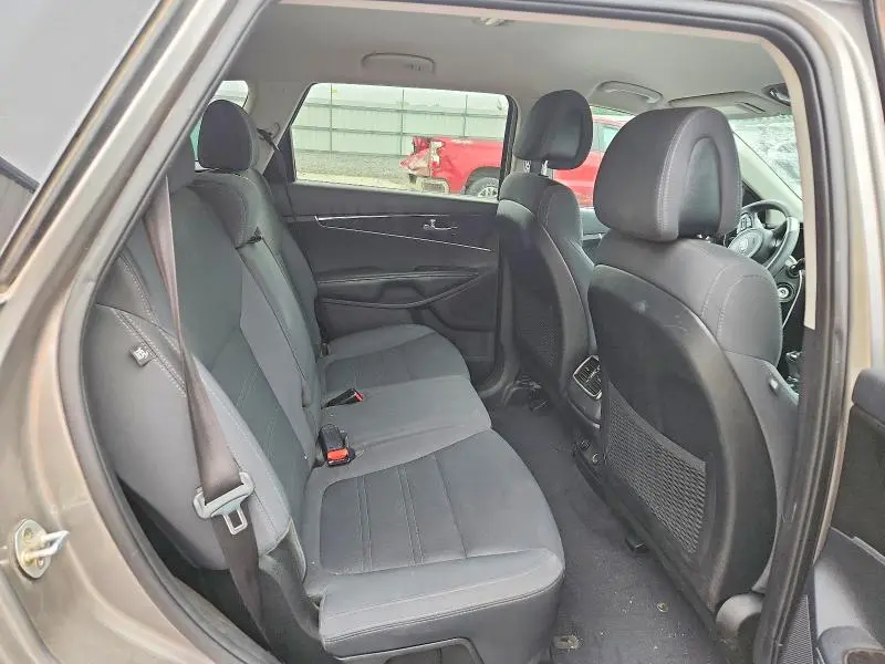 2016 KIA SORENTO LX V6  