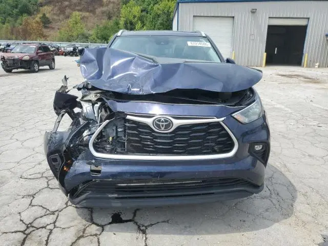 2022 TOYOTA HIGHLANDER XLE  