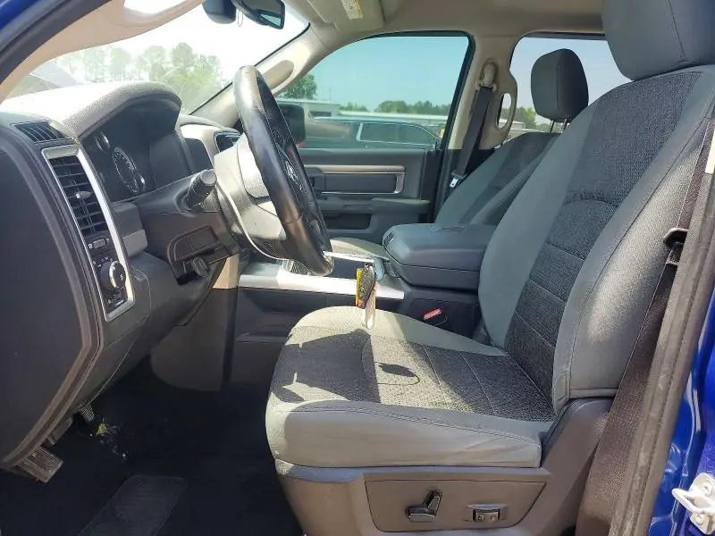 2016 RAM 1500 SLT  