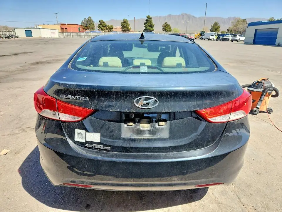 2011 HYUNDAI ELANTRA GLS  