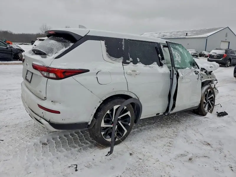 2022 MITSUBISHI OUTLANDER SE  