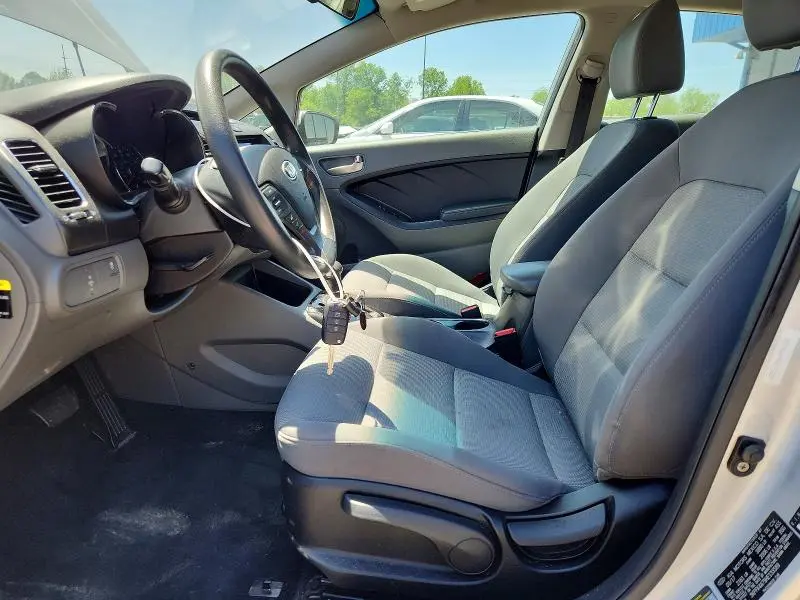 2017 KIA FORTE LX  