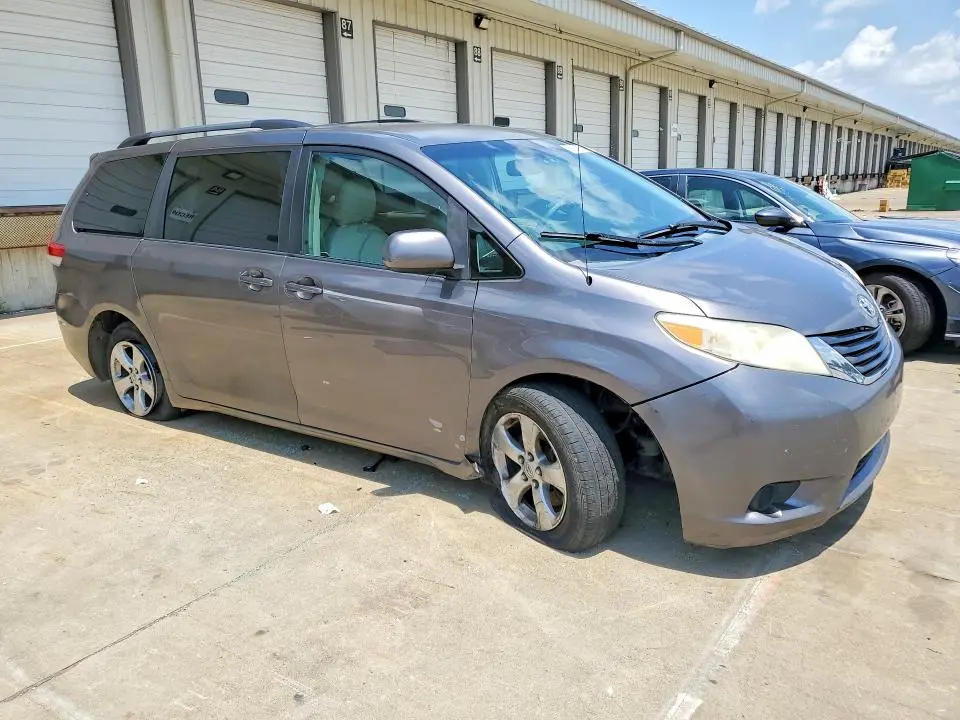 2011 TOYOTA SIENNA LE  