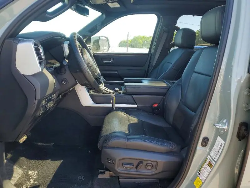 2024 TOYOTA TUNDRA PLATINUM  