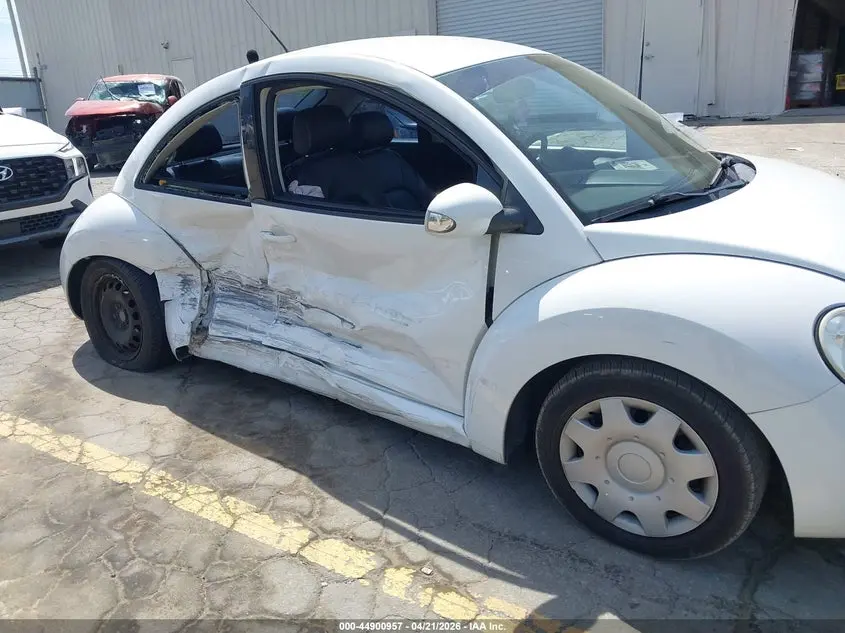 2010 VOLKSWAGEN NEW BEETLE 2.5L